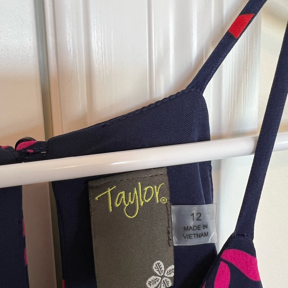⚡️NWOT⚡️Taylor Midi Dress - Picture 2 of 11